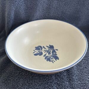Pfaltzgraff Yorktowne Large serving bowl